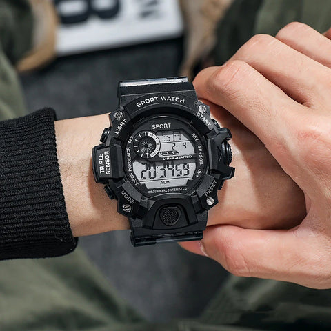 Men's Watch Digital Sports LED Backlight Electronic Watch Multi-function Alarm Date Chronograph Men's Outdoor Sports Clock The m