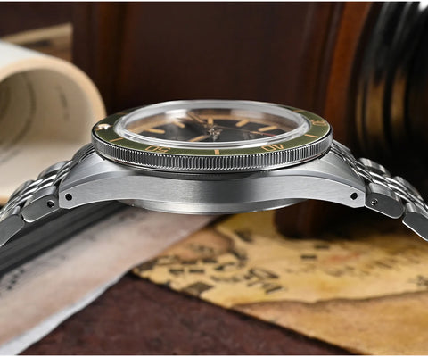 San Martin 39.5mm Men Dive Watch Vintage Distressed Effect NH35 Automatic Mechanical Watch Waterproof 200m C3 Lume SN0116 Reloj