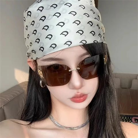 Retro American Curved Lenses Women'S Sunglasses Personalized Letter Decoration Glasses Outdoor Popular Eyepieces Shades Eyewear